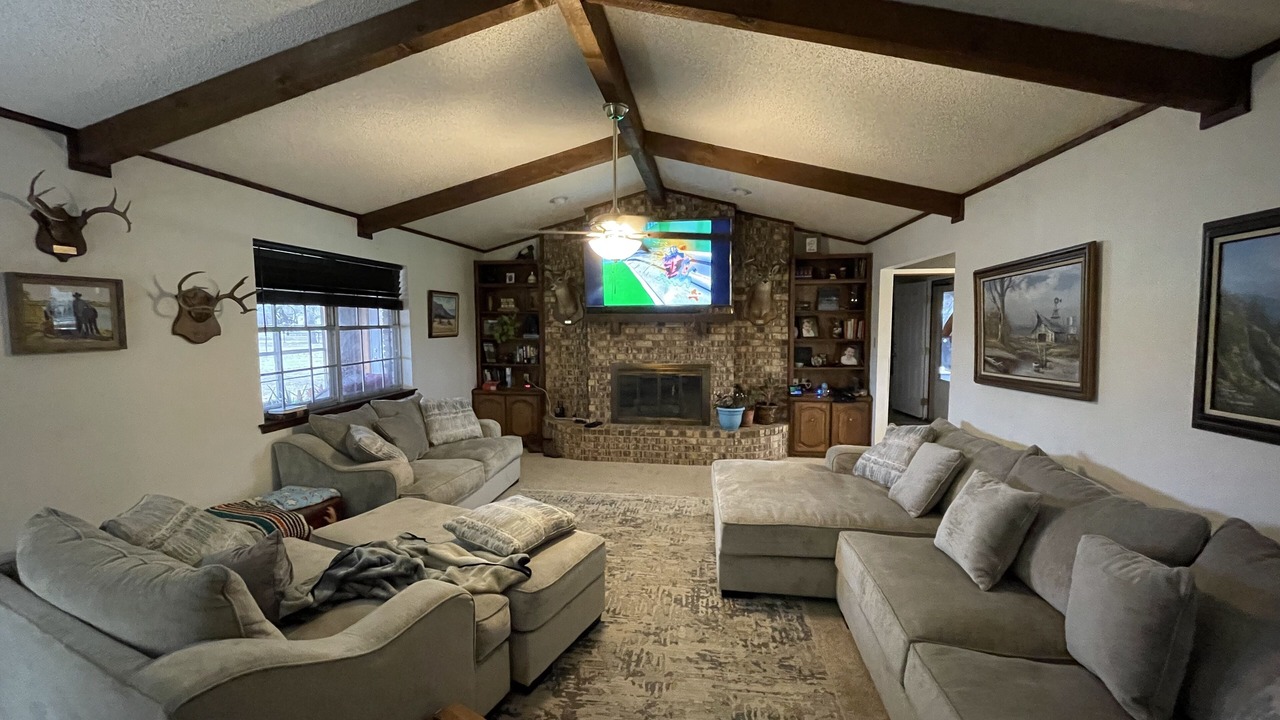 Photo of Livingroom in Perry