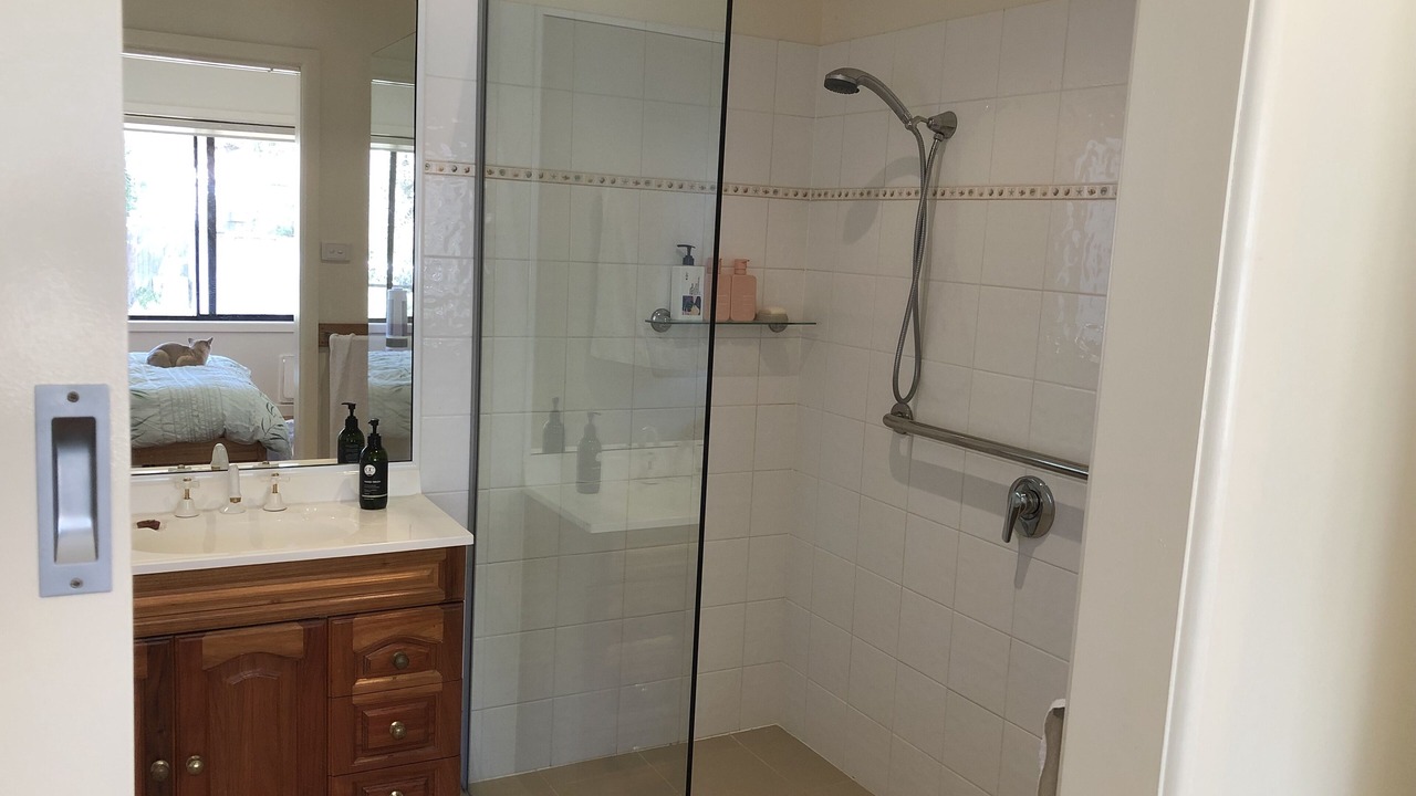 Photo of Bathroom in Balnarring Beach