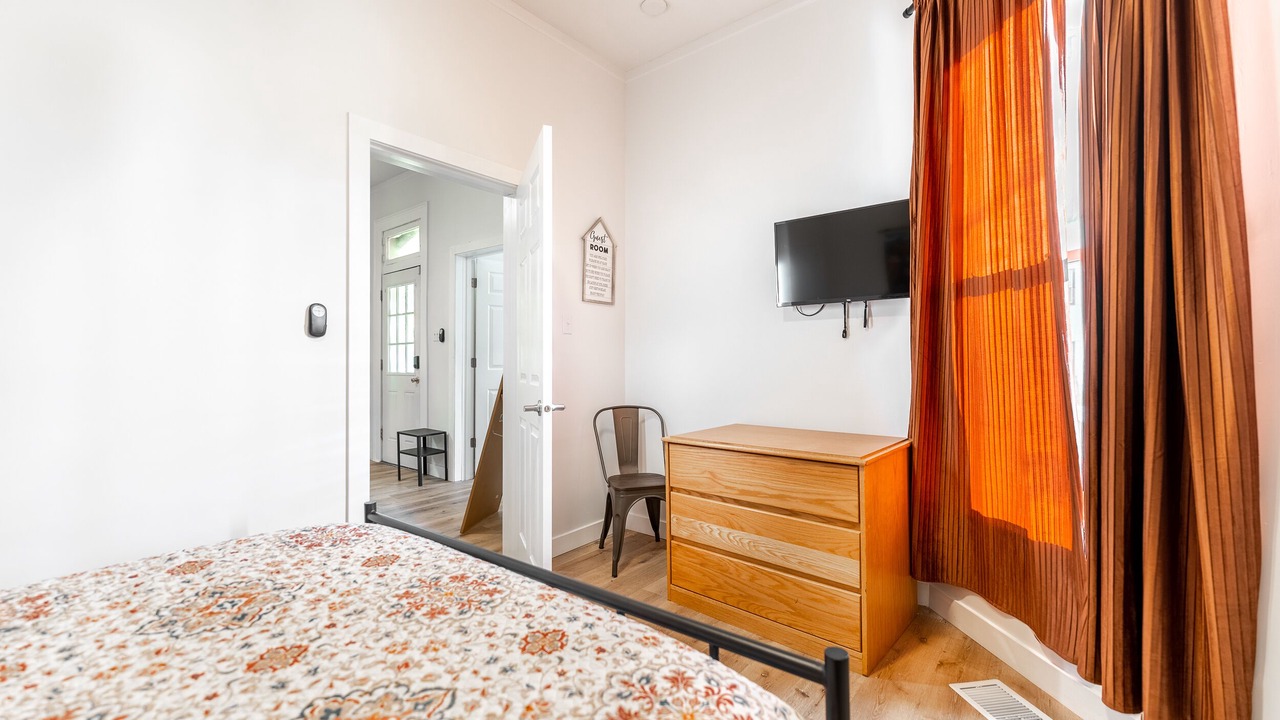 Photo of Bedroom in Fountain Square