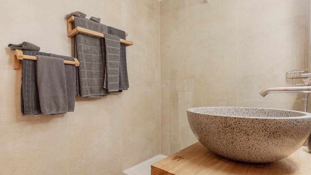 Photo of Bathroom in Lens