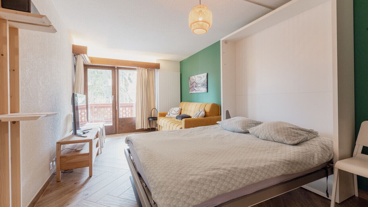 Photo of Bedroom in Lens