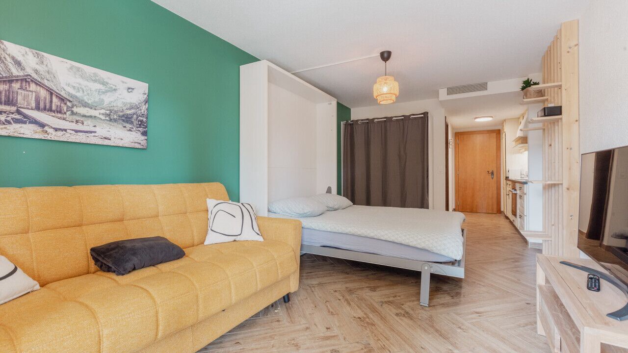 Photo of Bedroom in Lens