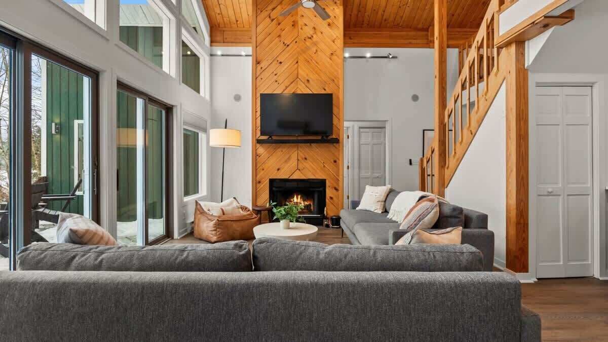 Photo of Livingroom in Becket