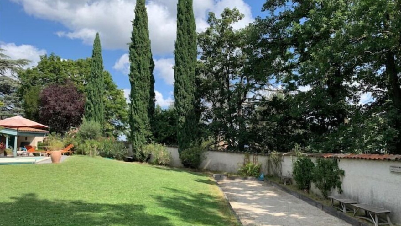 Photo of Outdoor in Millery
