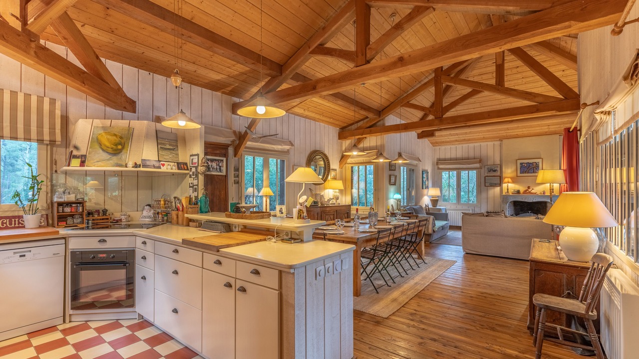 Photo of Others in Le Canon