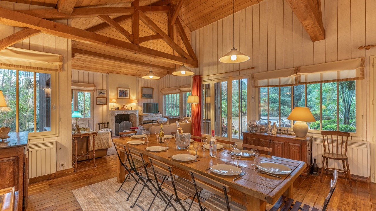 Photo of Others in Le Canon