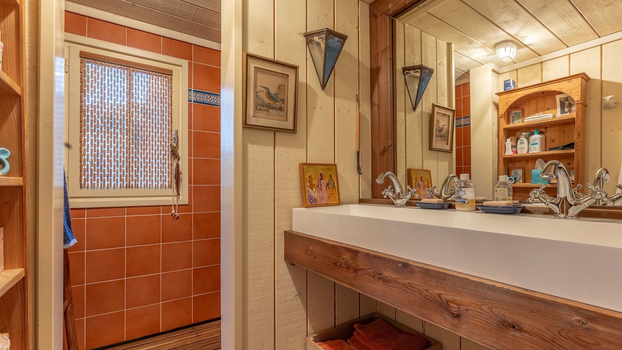 Photo of Bathroom in Le Canon