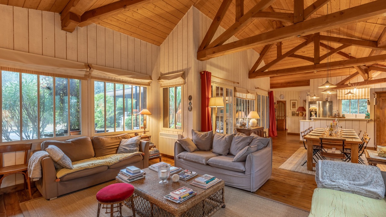 Photo of Livingroom in Le Canon