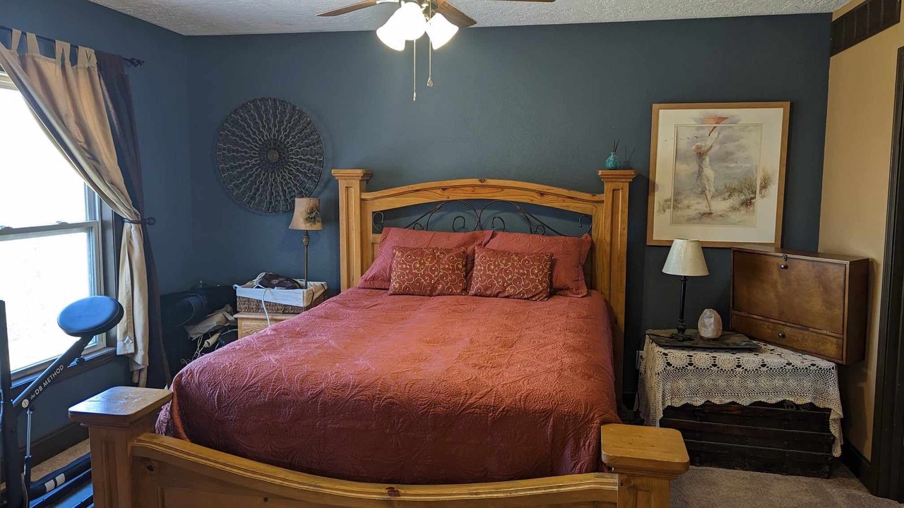Photo of Bedroom in Camdenton