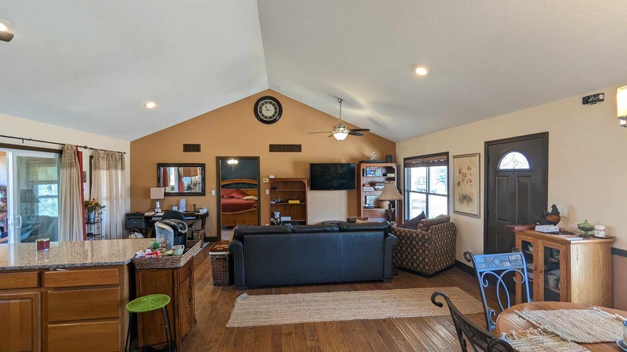 Photo of Livingroom in Camdenton