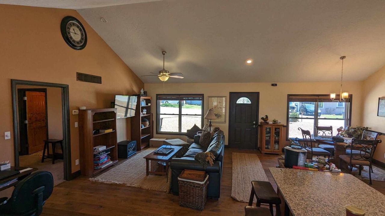 Photo of Livingroom in Camdenton