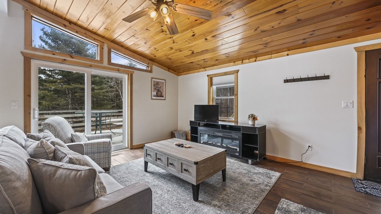 Photo of Livingroom in Lake Luzerne