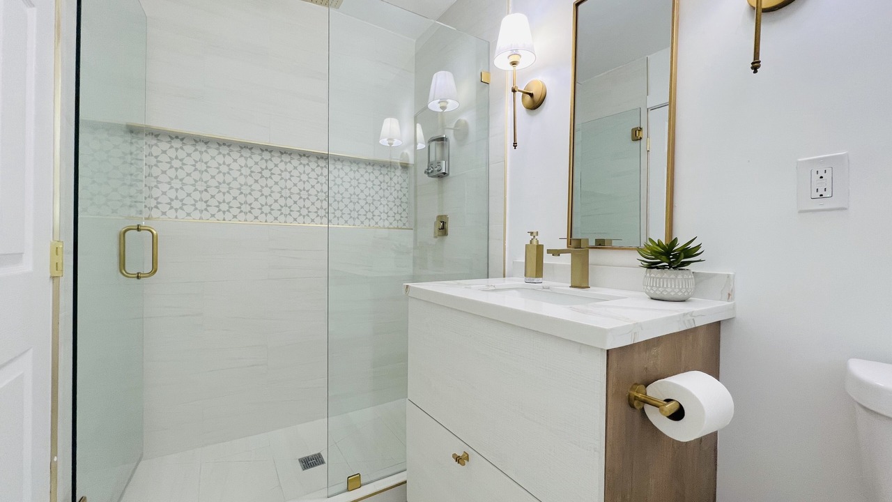 Photo of Bathroom in Corridor