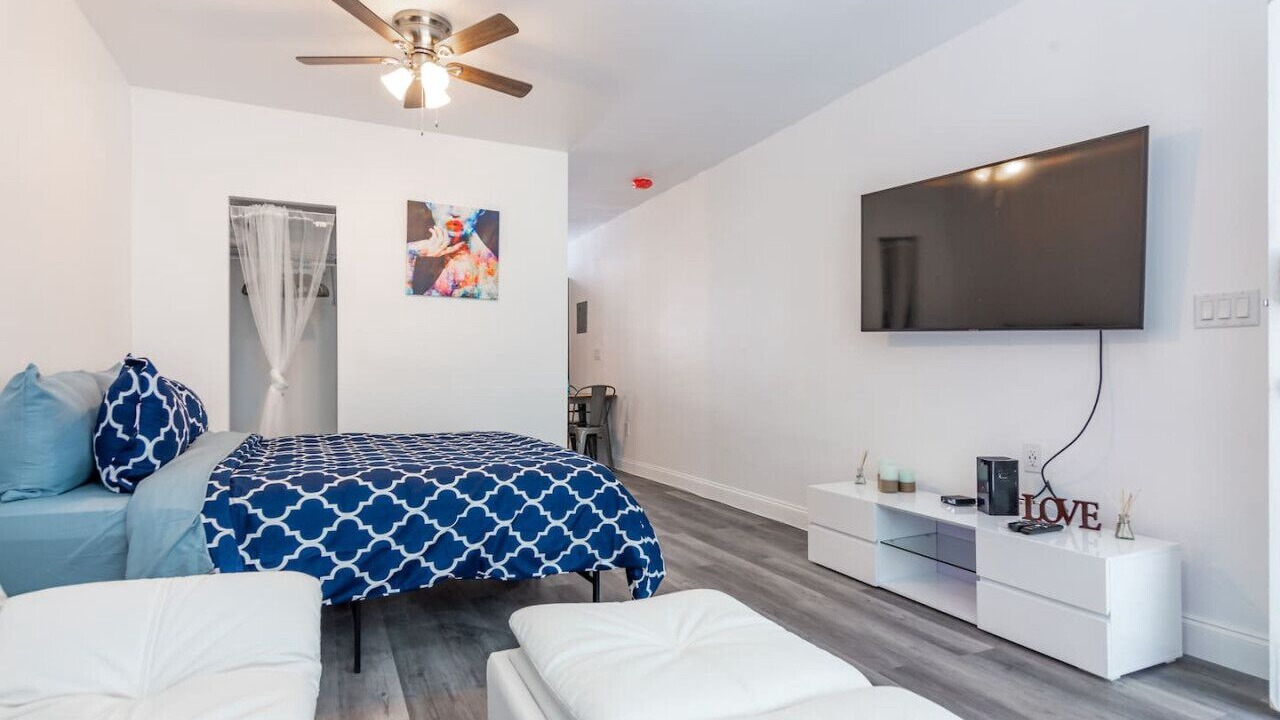 Photo of Bedroom in South Beach