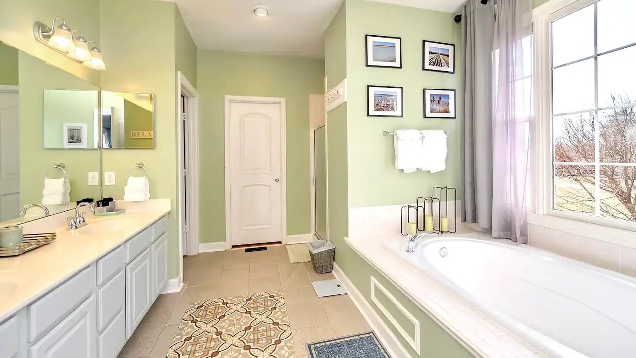 Photo of Bathroom in Haywood