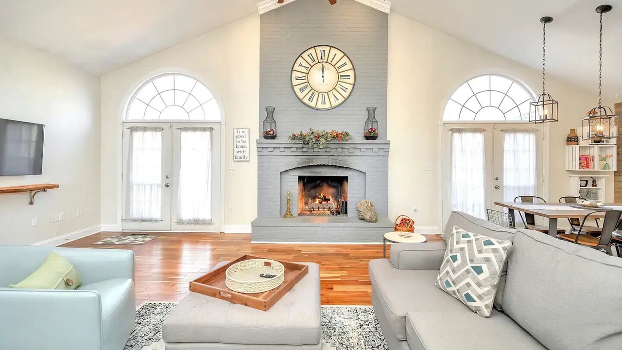 Photo of Livingroom in Haywood