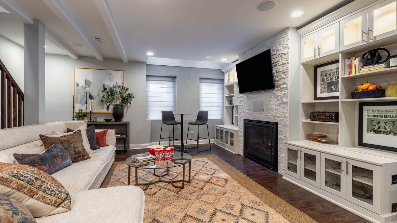 Photo of Livingroom in Near North Side