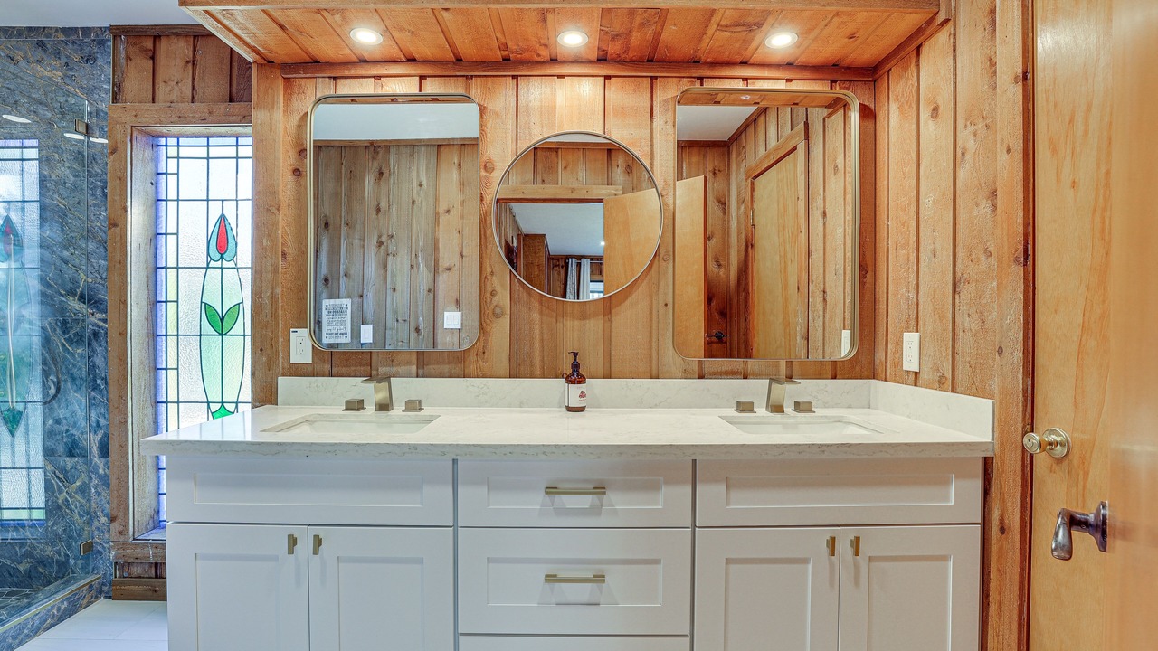 Photo of Bathroom in Brookshire