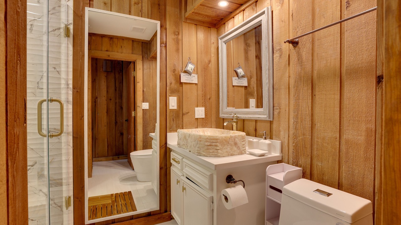 Photo of Bathroom in Brookshire