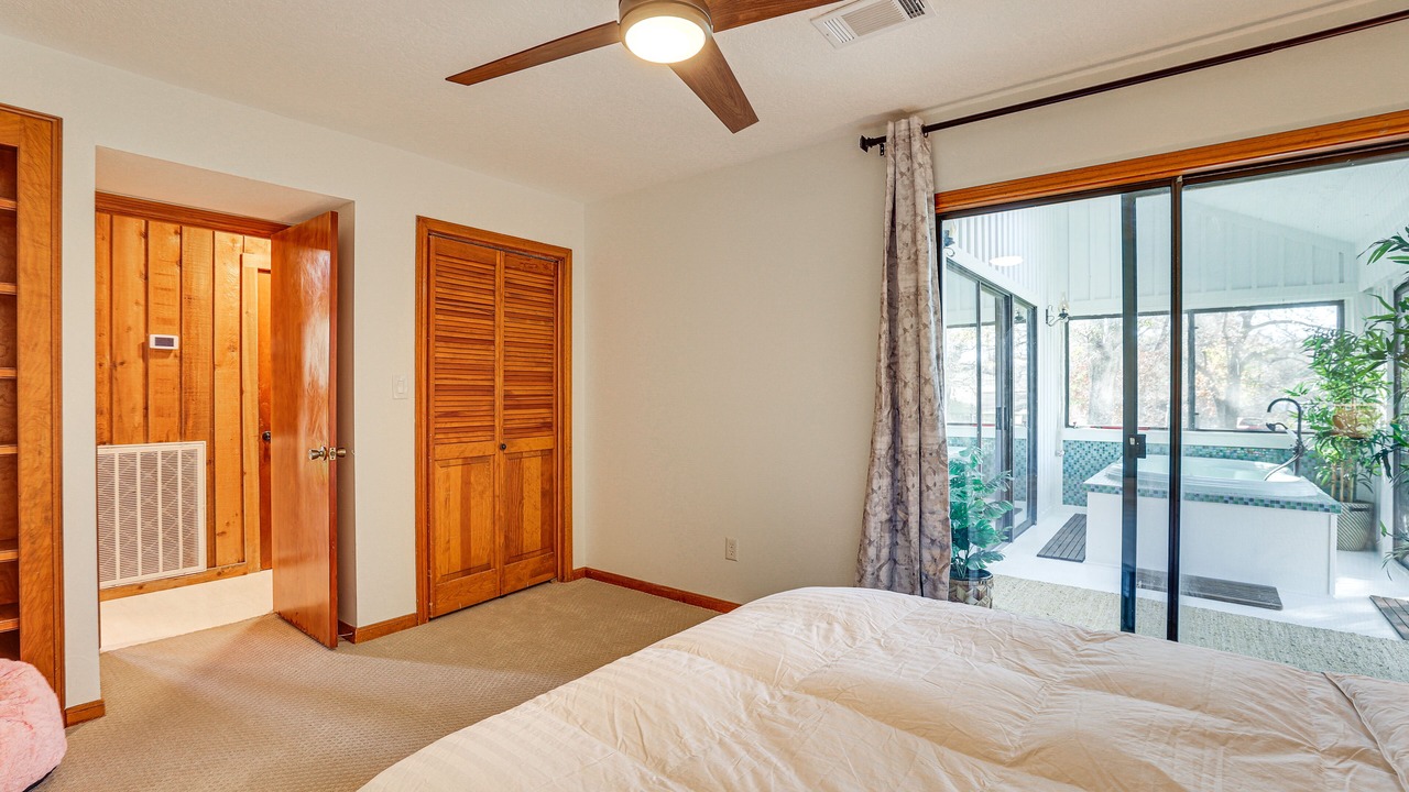 Photo of Bedroom in Brookshire