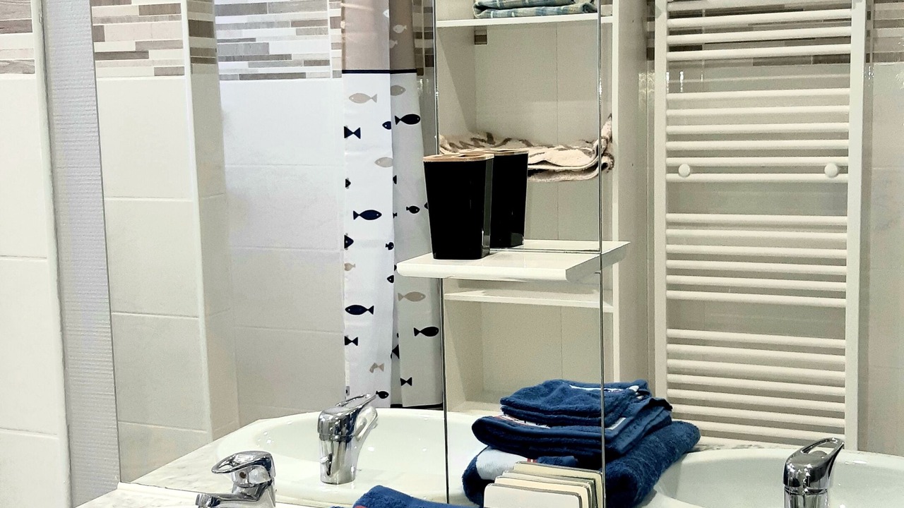 Photo of Bathroom in Chitenay