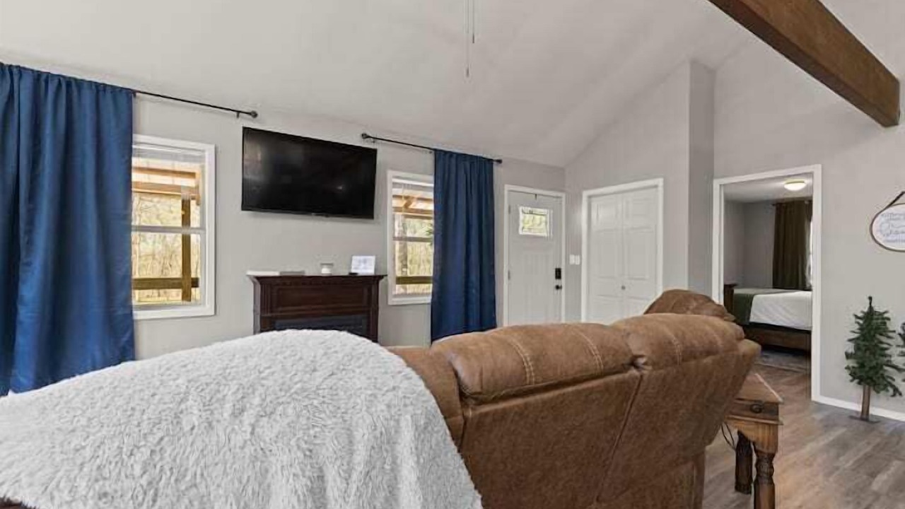 Photo of Livingroom in Harrison