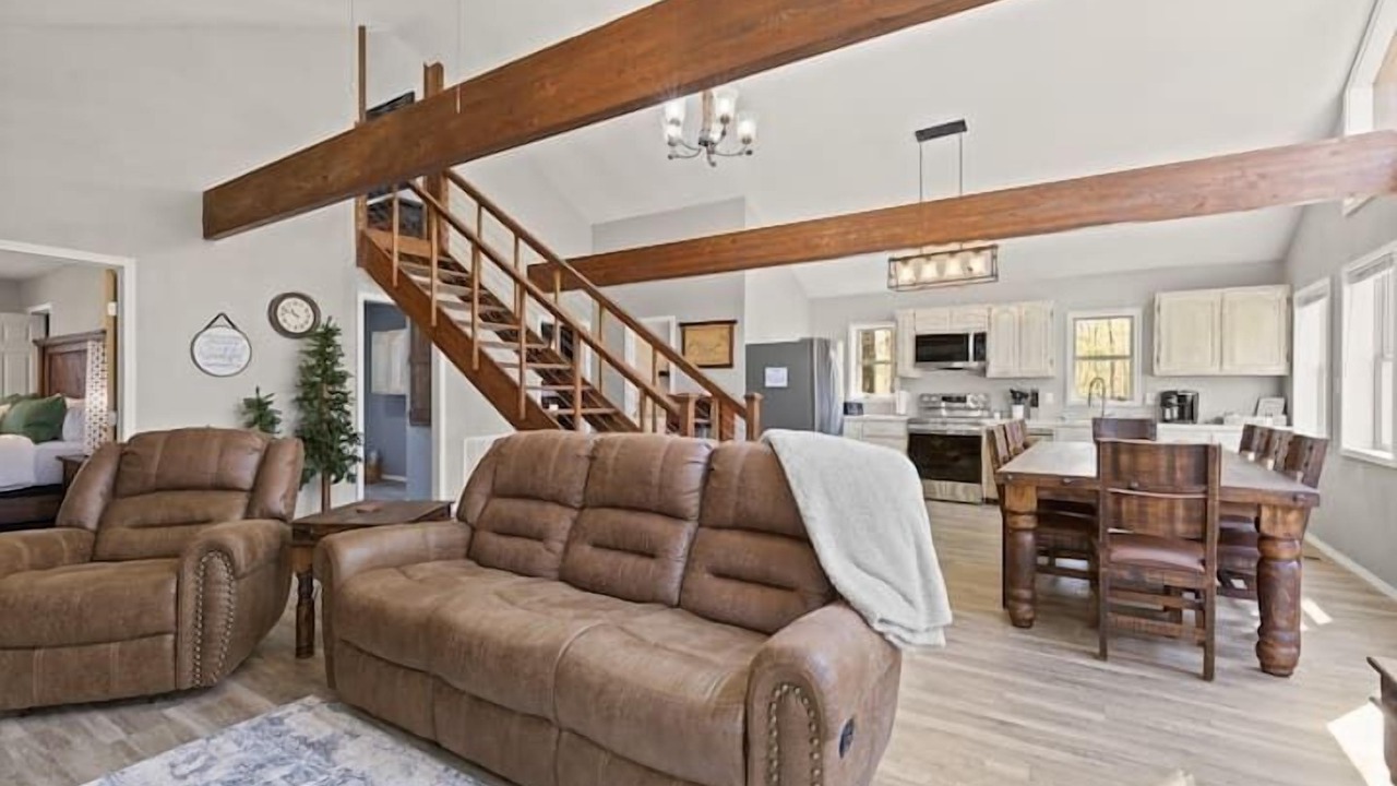 Photo of Livingroom in Harrison