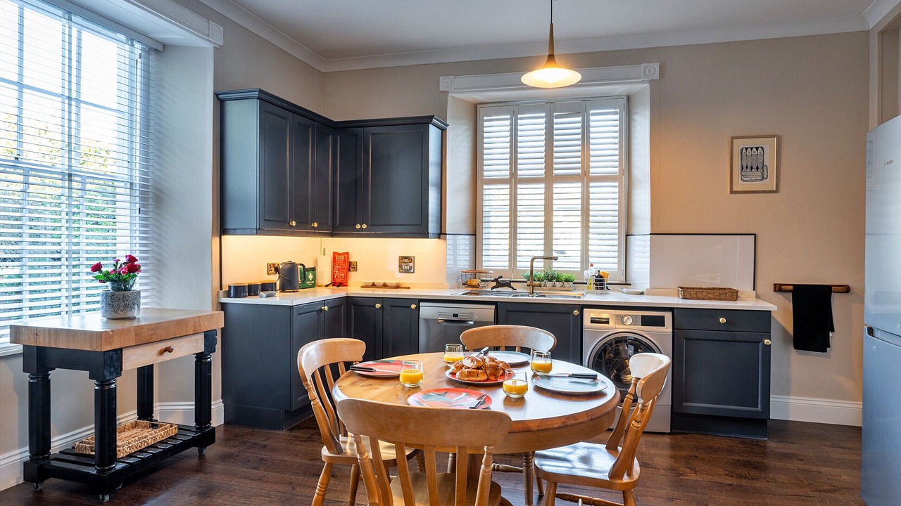 Photo of Others in Gweek