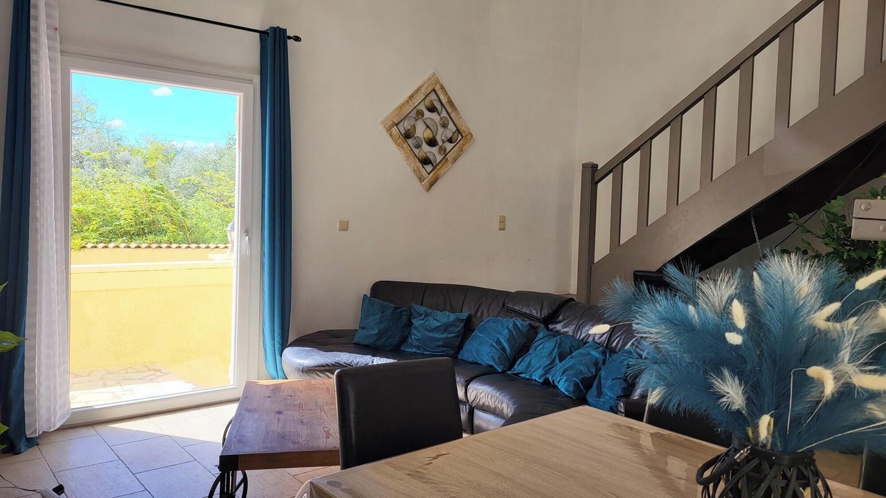 Photo of Livingroom in Saint-Andre-d'Olerargues