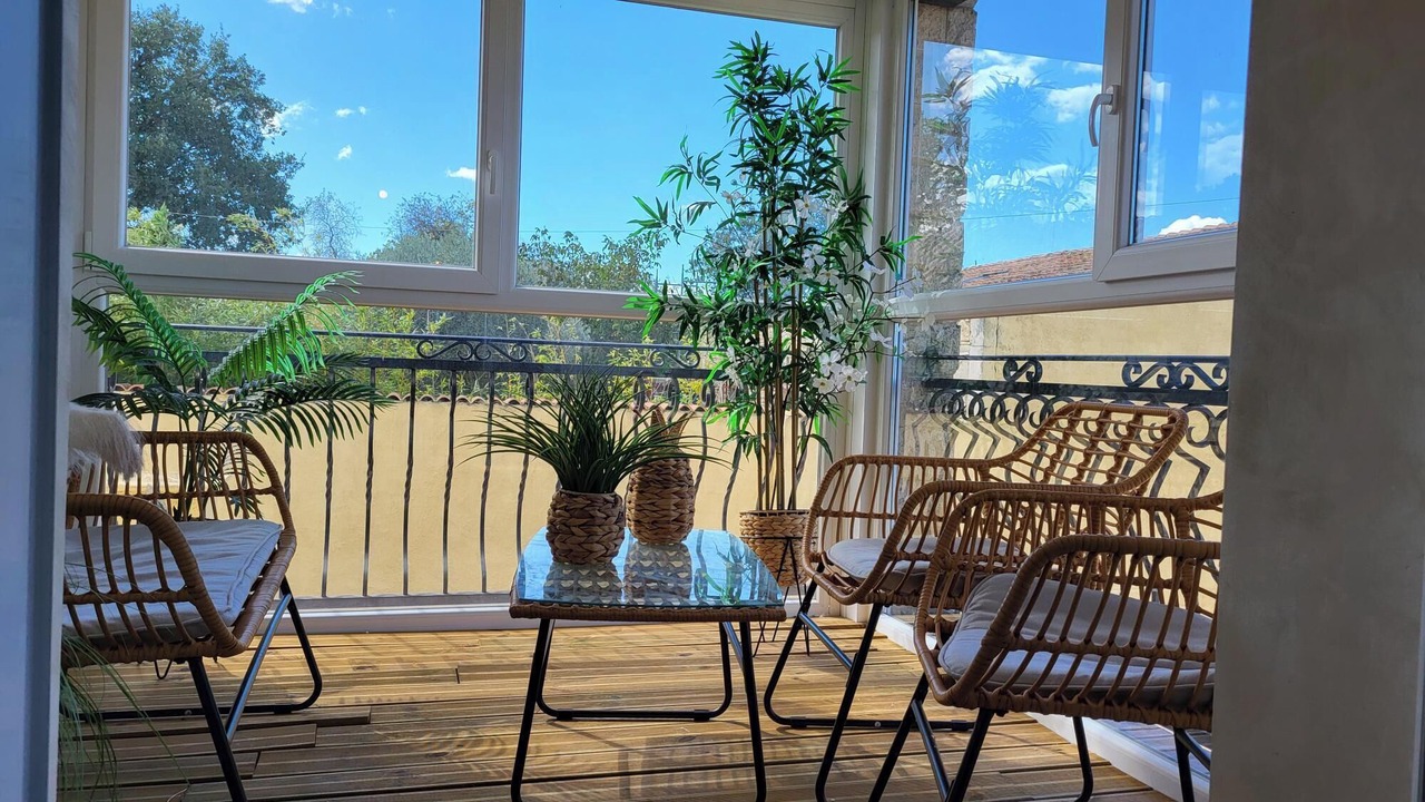 Photo of Patio Balcony in Saint-Andre-d'Olerargues