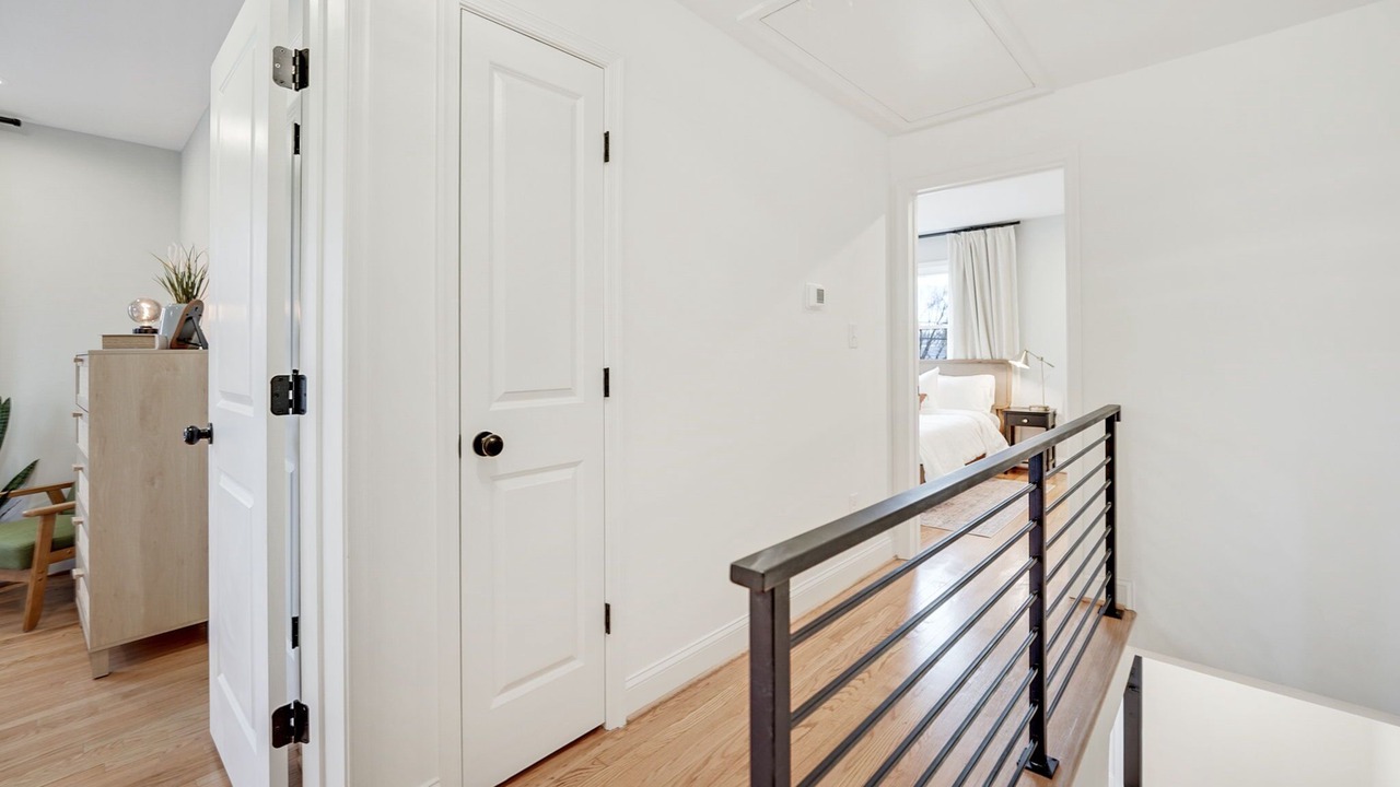 Photo of Bedroom in Del Ray