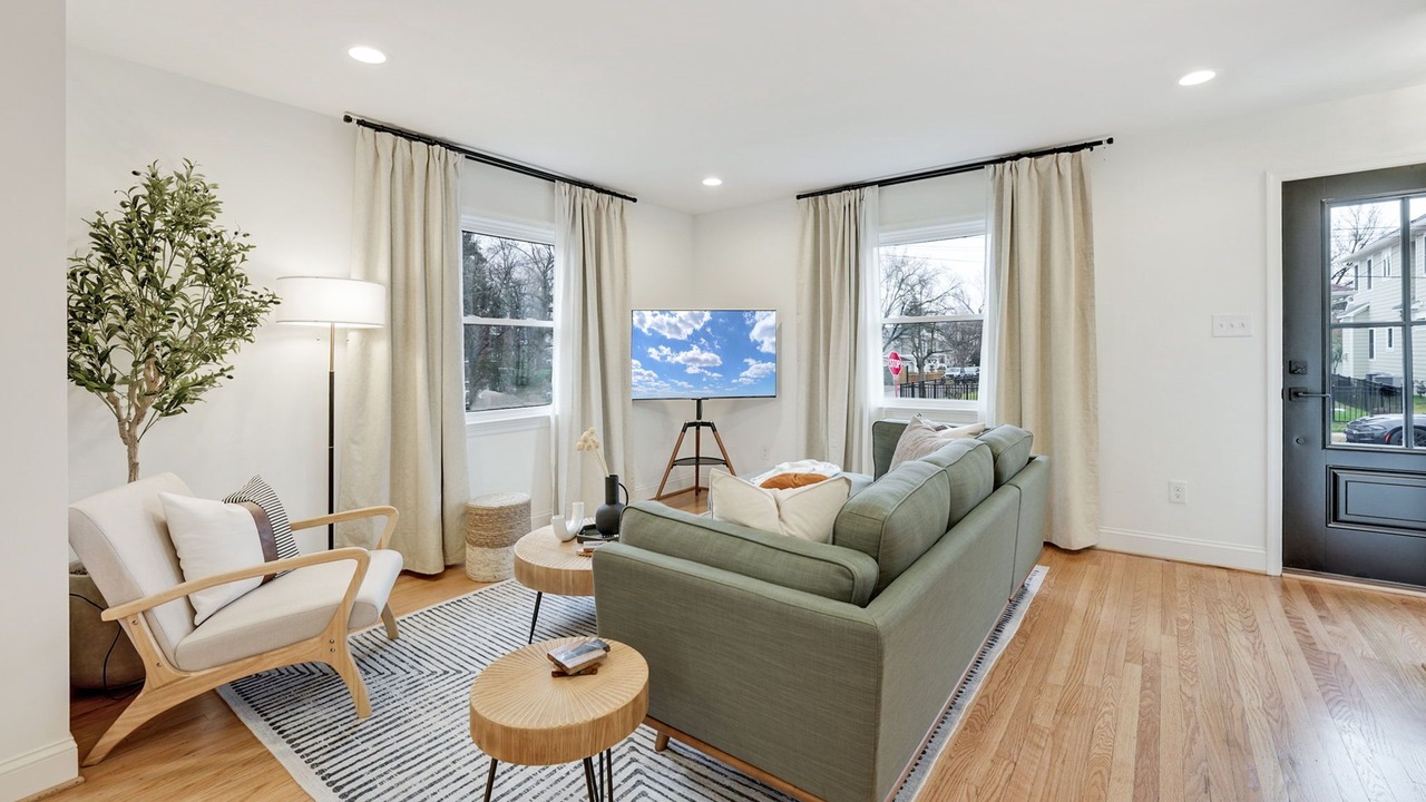 Photo of Livingroom in Del Ray