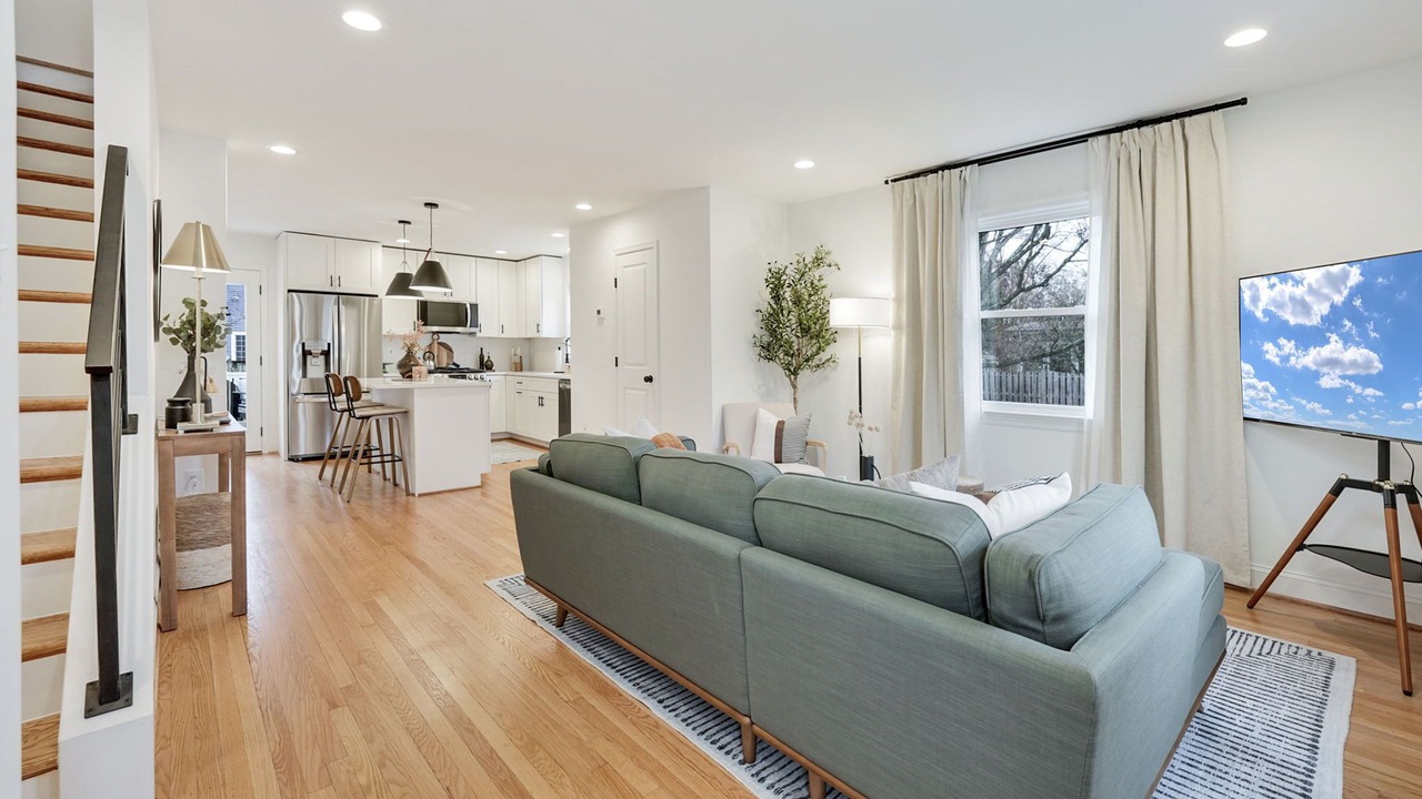 Photo of Livingroom in Del Ray
