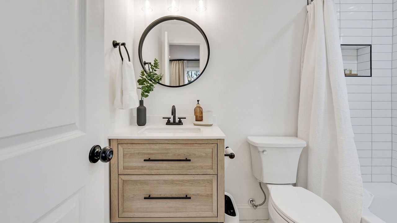 Photo of Bathroom in Del Ray