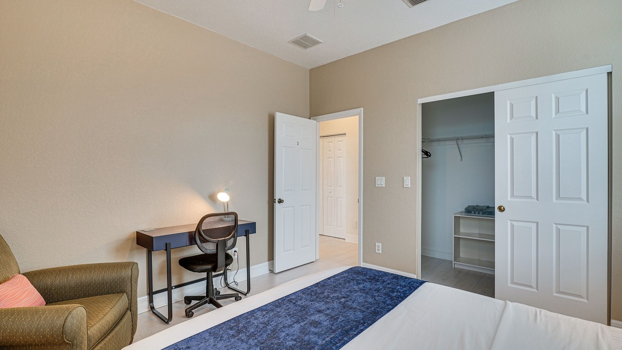 Photo of Bedroom in Caloosahatchee