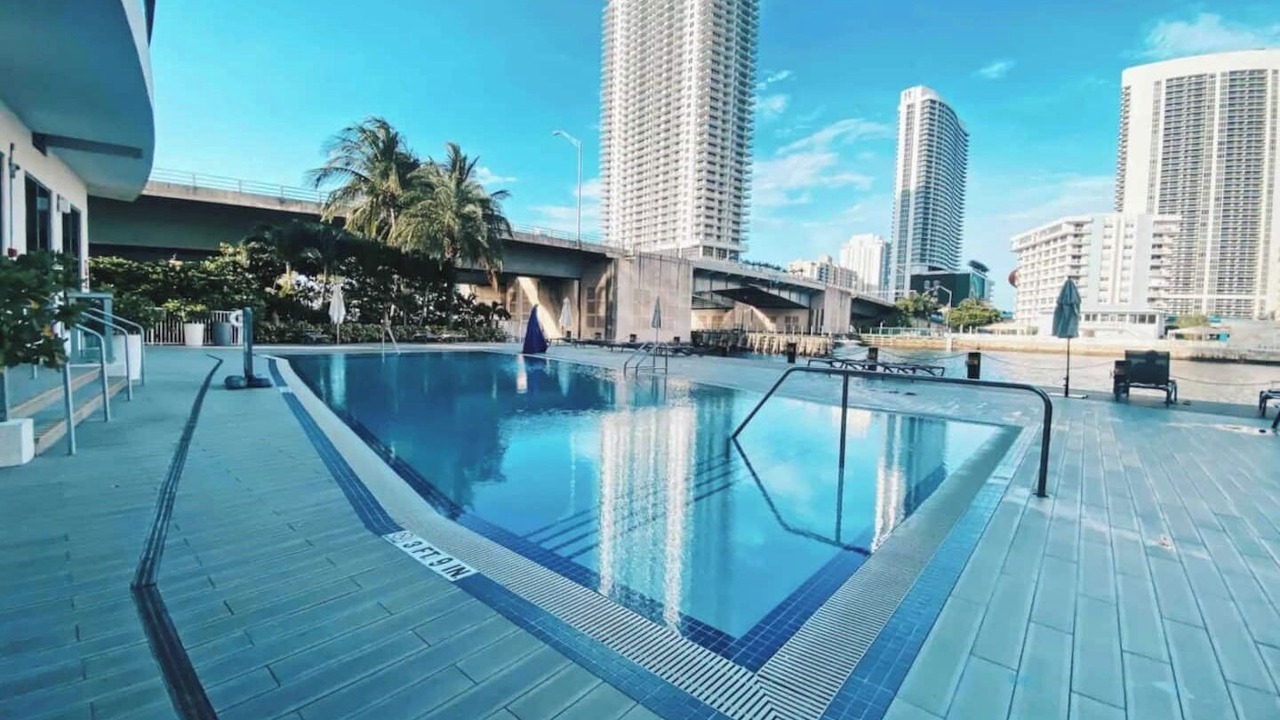 Photo of Outdoor in Hallandale Beach