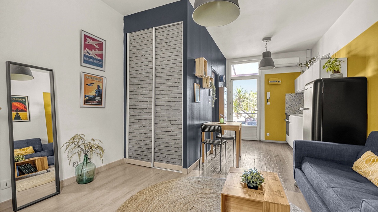 Photo of Livingroom in Minimes - Barriere de Paris
