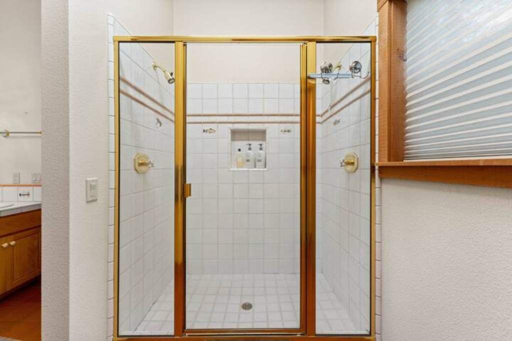 Photo of Bathroom in Castella