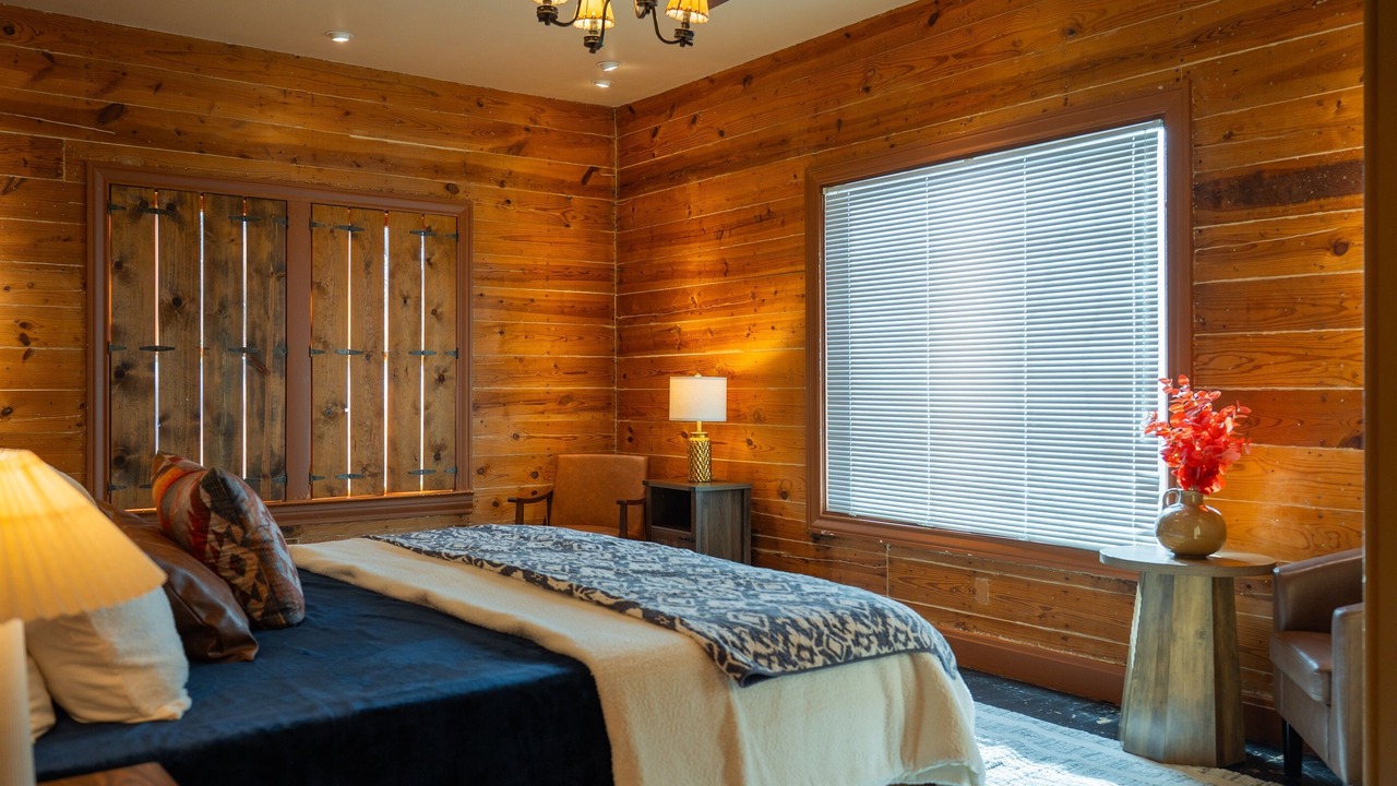 Photo of Bedroom in Sayles Blvd. Area