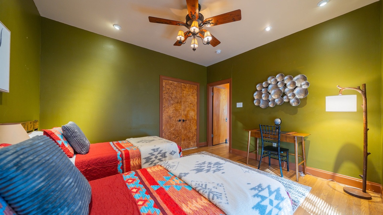 Photo of Bedroom in Sayles Blvd. Area