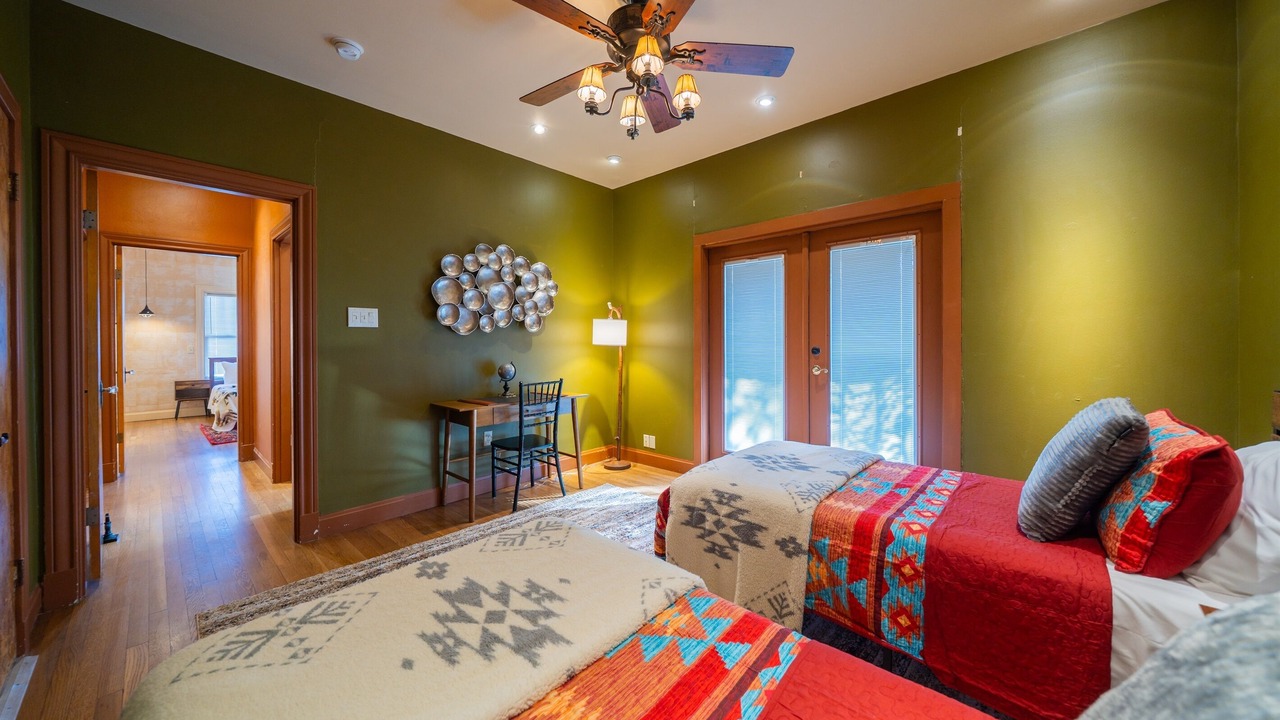 Photo of Bedroom in Sayles Blvd. Area