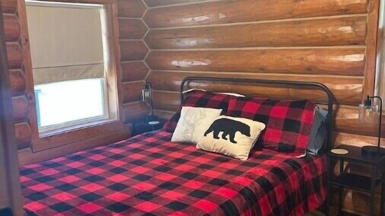 Photo of Bedroom in Coffee Creek