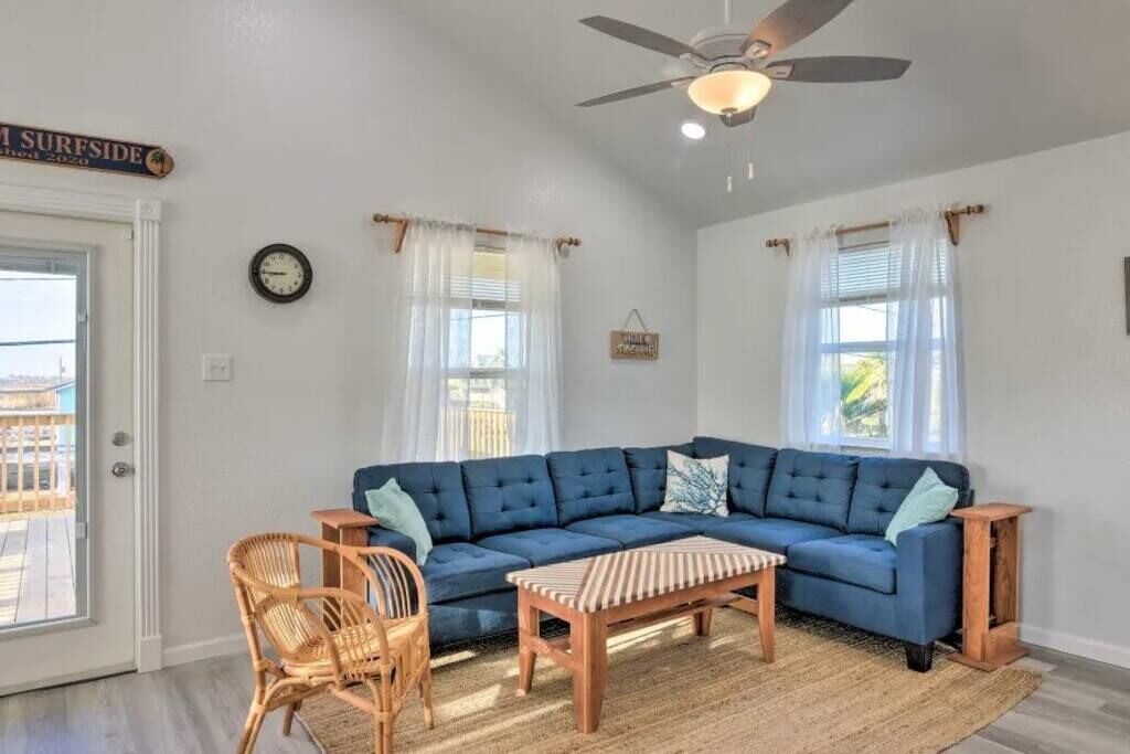 Photo of Livingroom in Surfside Beach