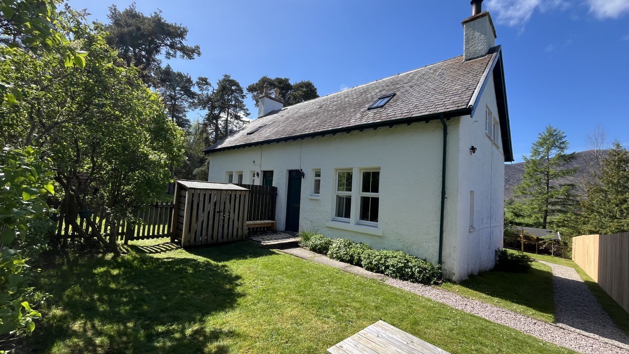 Photo of Others in Alvie