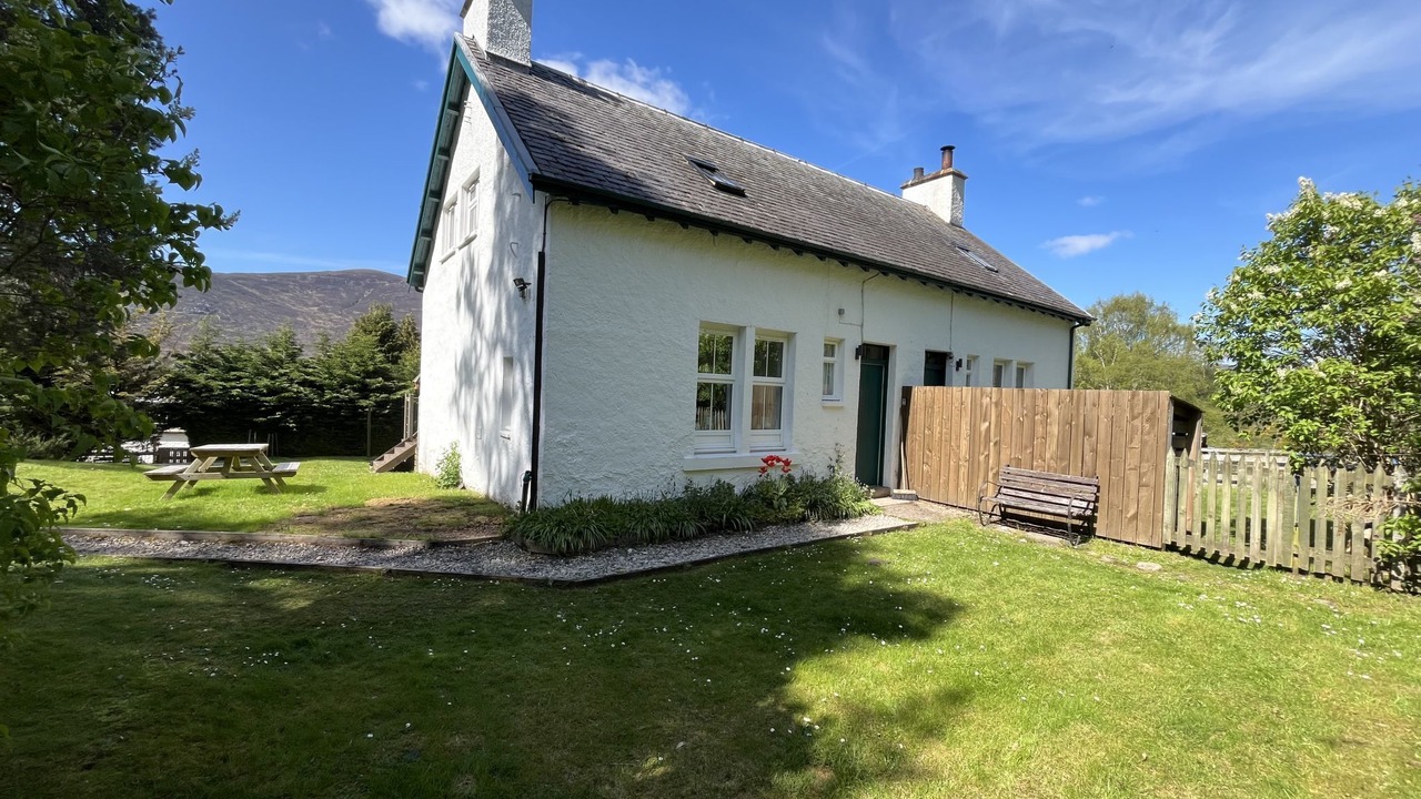 Photo of Others in Alvie