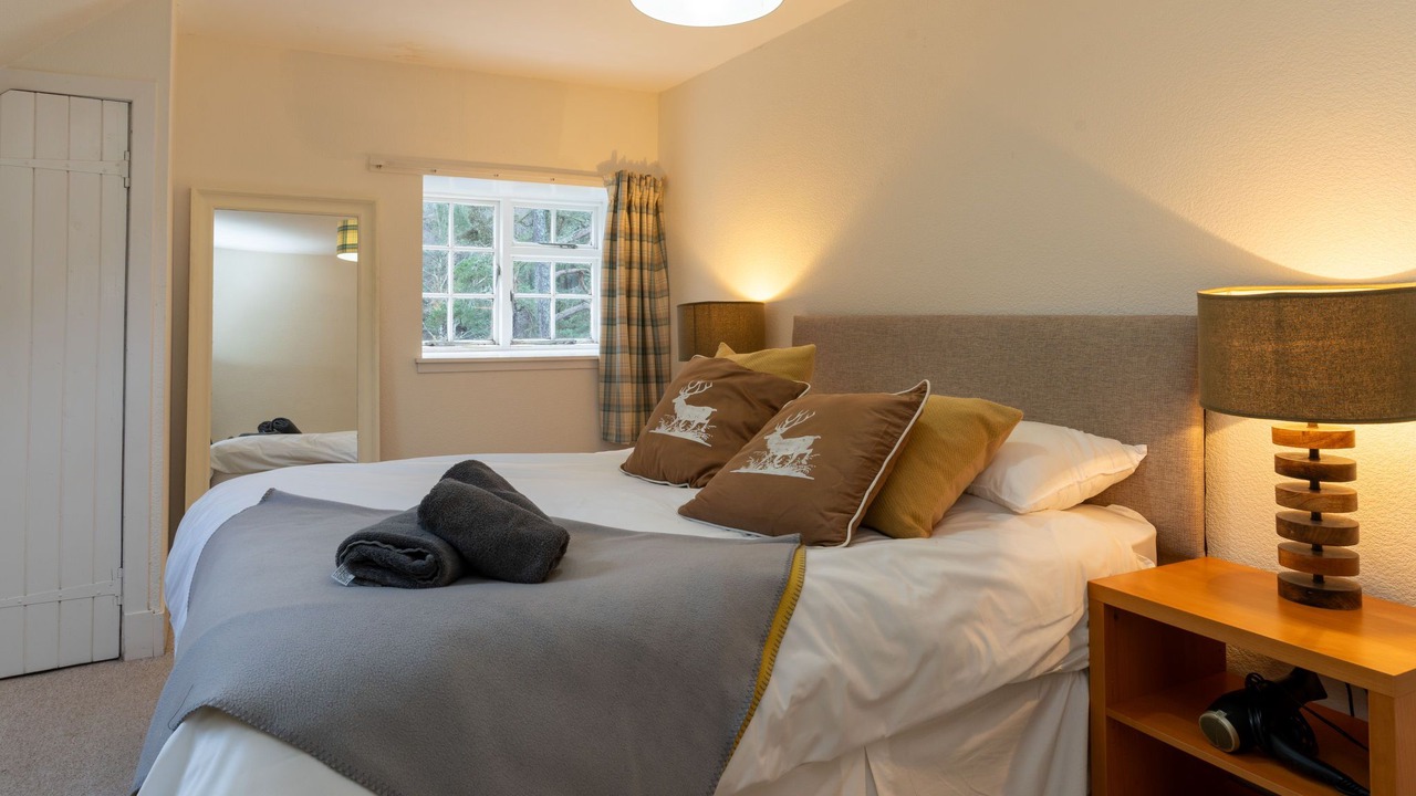 Photo of Others in Alvie