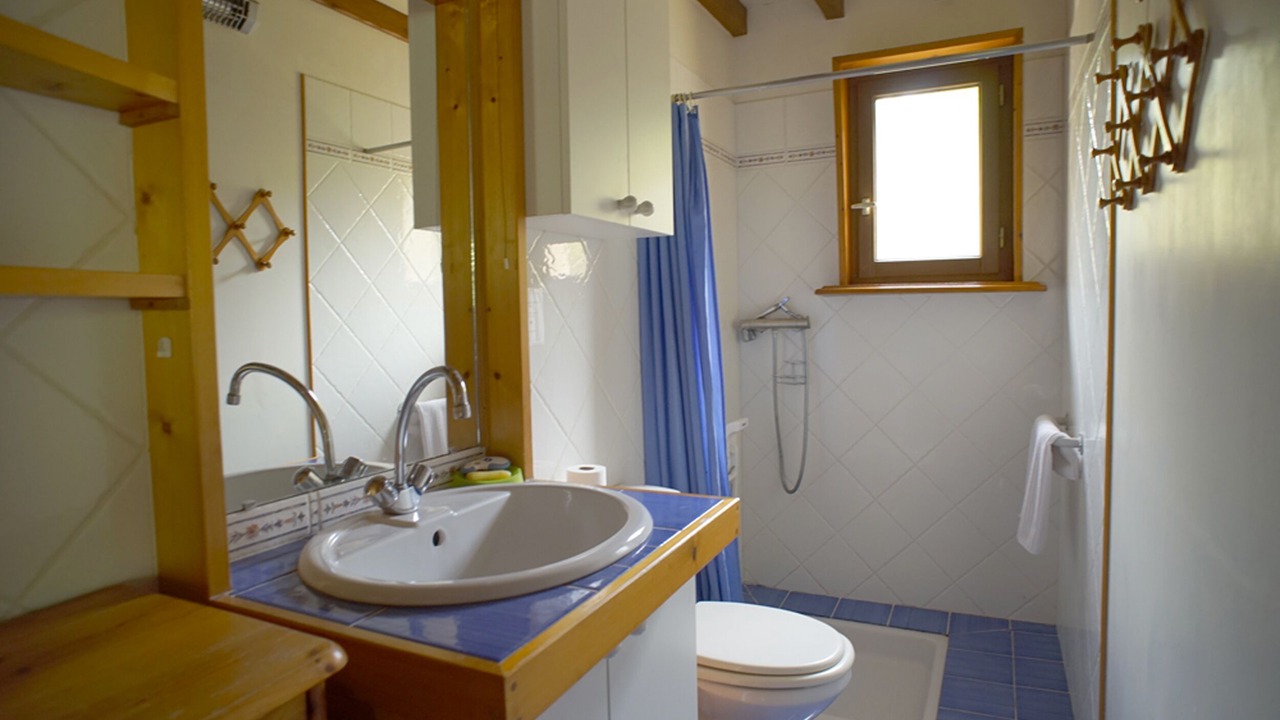 Photo of Bathroom in Reynes
