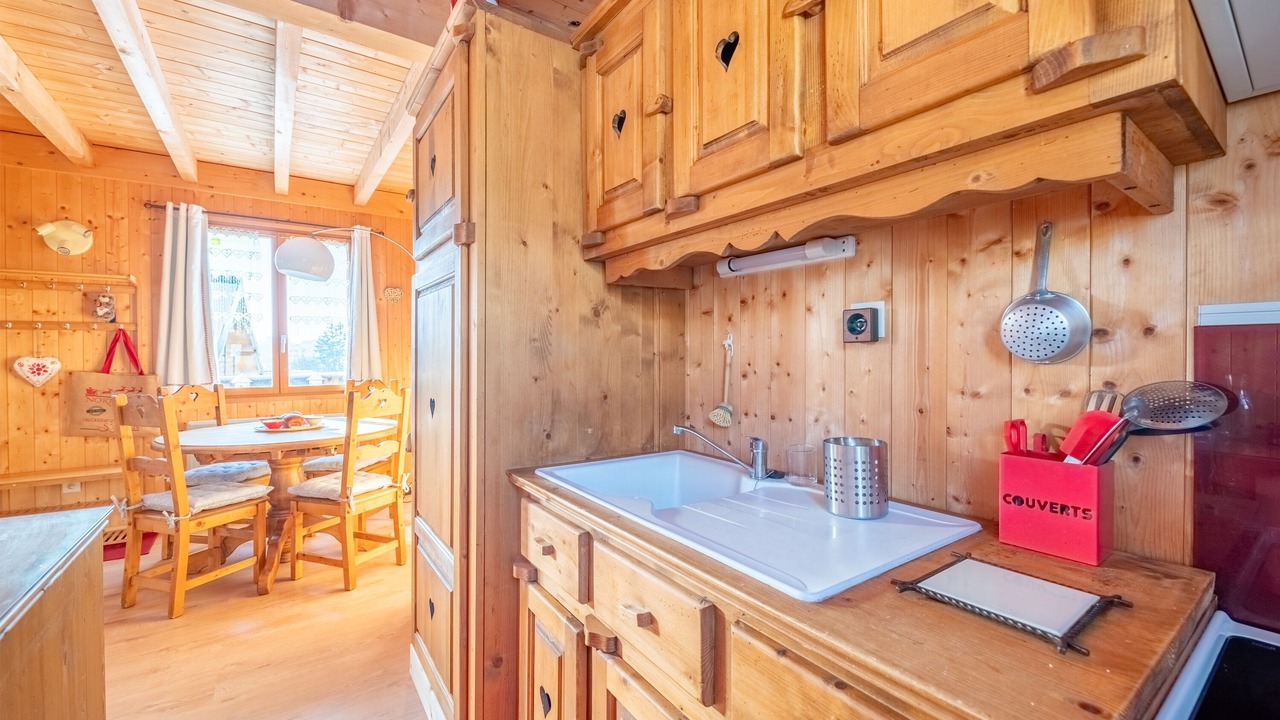 Photo of Kitchen in Saint-Laurent-en-Grandvaux