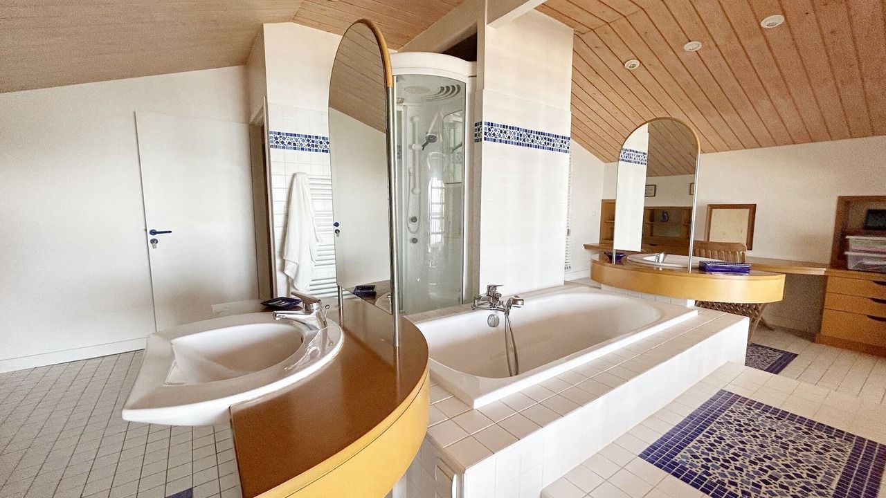 Photo of Bathroom in La Teste-de-Buch