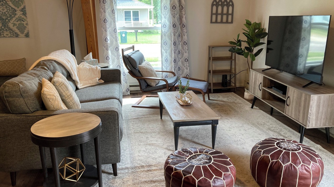 Photo of Livingroom in Kirksville